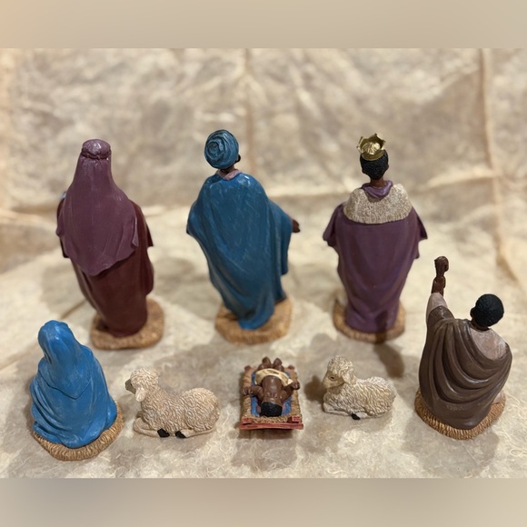 Vintage African American Nativity Resin Figurine Set 8 pcs. Preowned, EUC - Picture 4 of 6